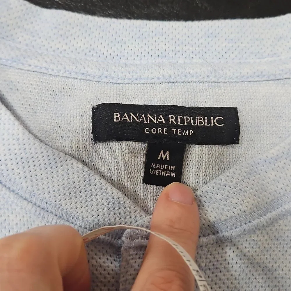 Banana Republic Men's Light Blue Core Temp Shirt Size M Waffle Henley y2k